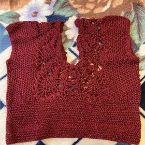 Crocheted crop top fits (S-M) color maroon